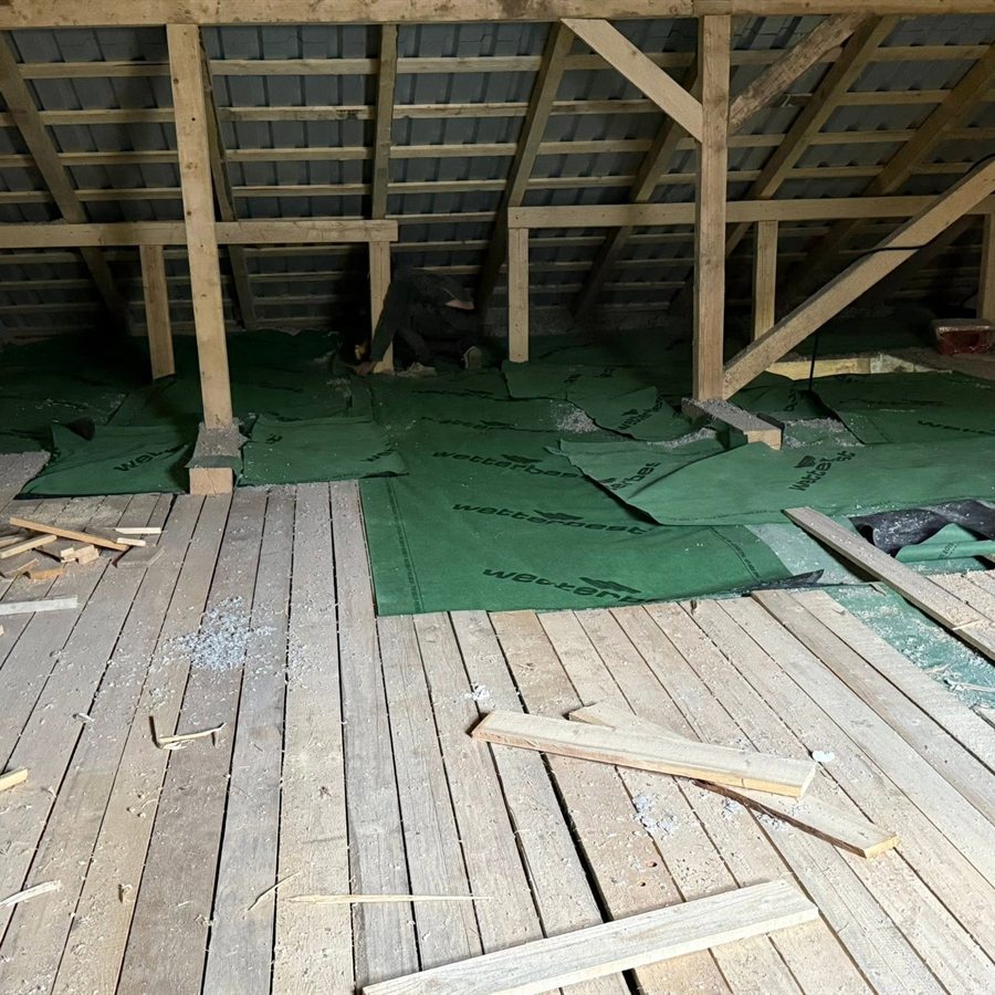 Pod izolat cu celuloză — strat continuu peste planșeu, lucrare EcoPlus
